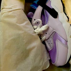 women nike air huarache